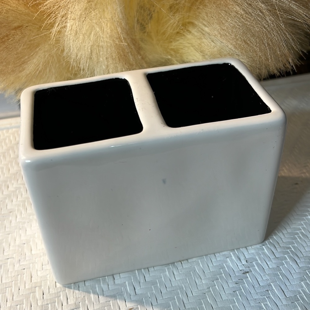 Rea Dunn Stuff Container - Picture 3 of 4